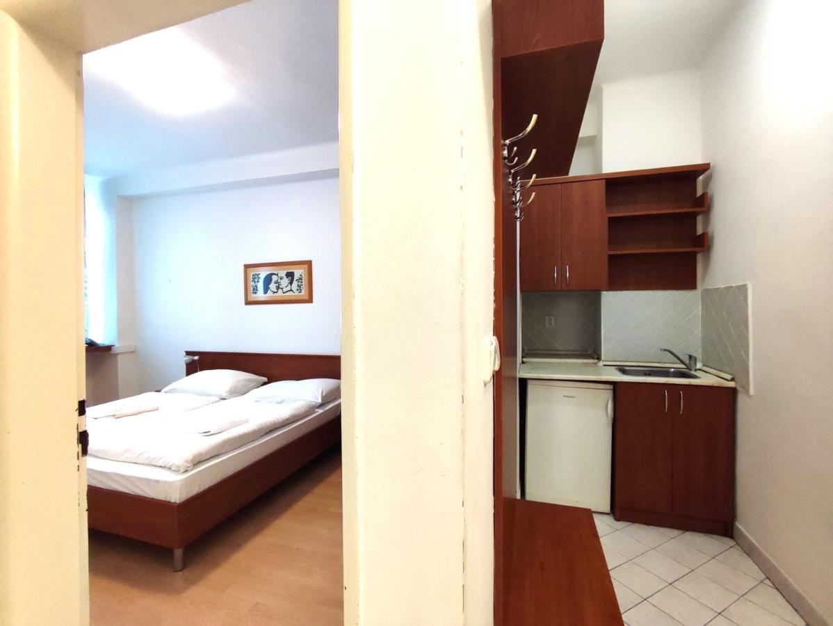 Hotel Jurki Dom บราติสลาวา ภายนอก รูปภาพ
